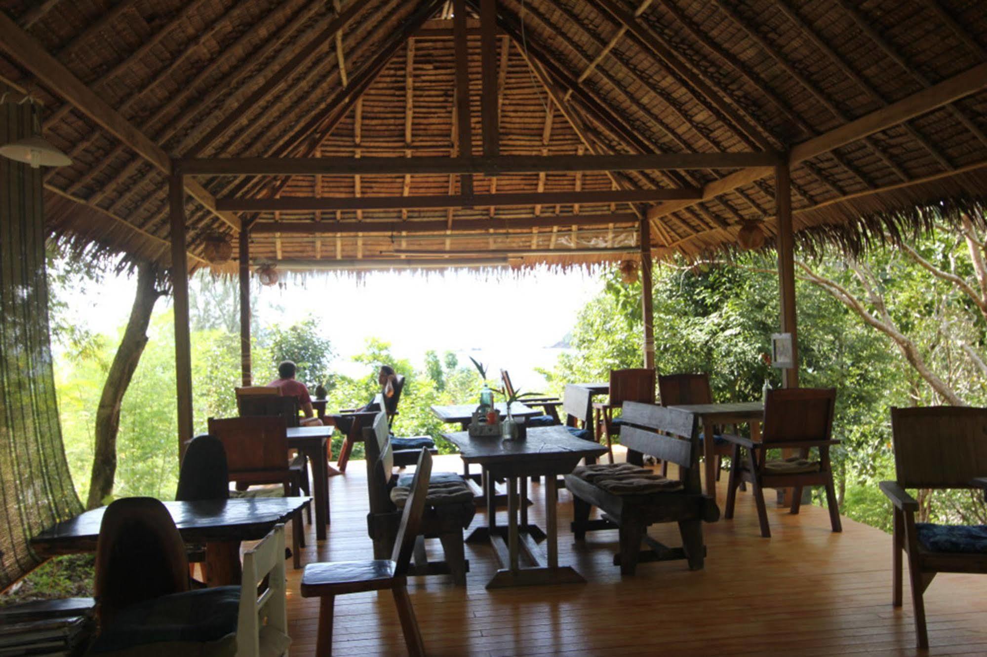 Chomjan Resort Koh Phayam Exterior photo