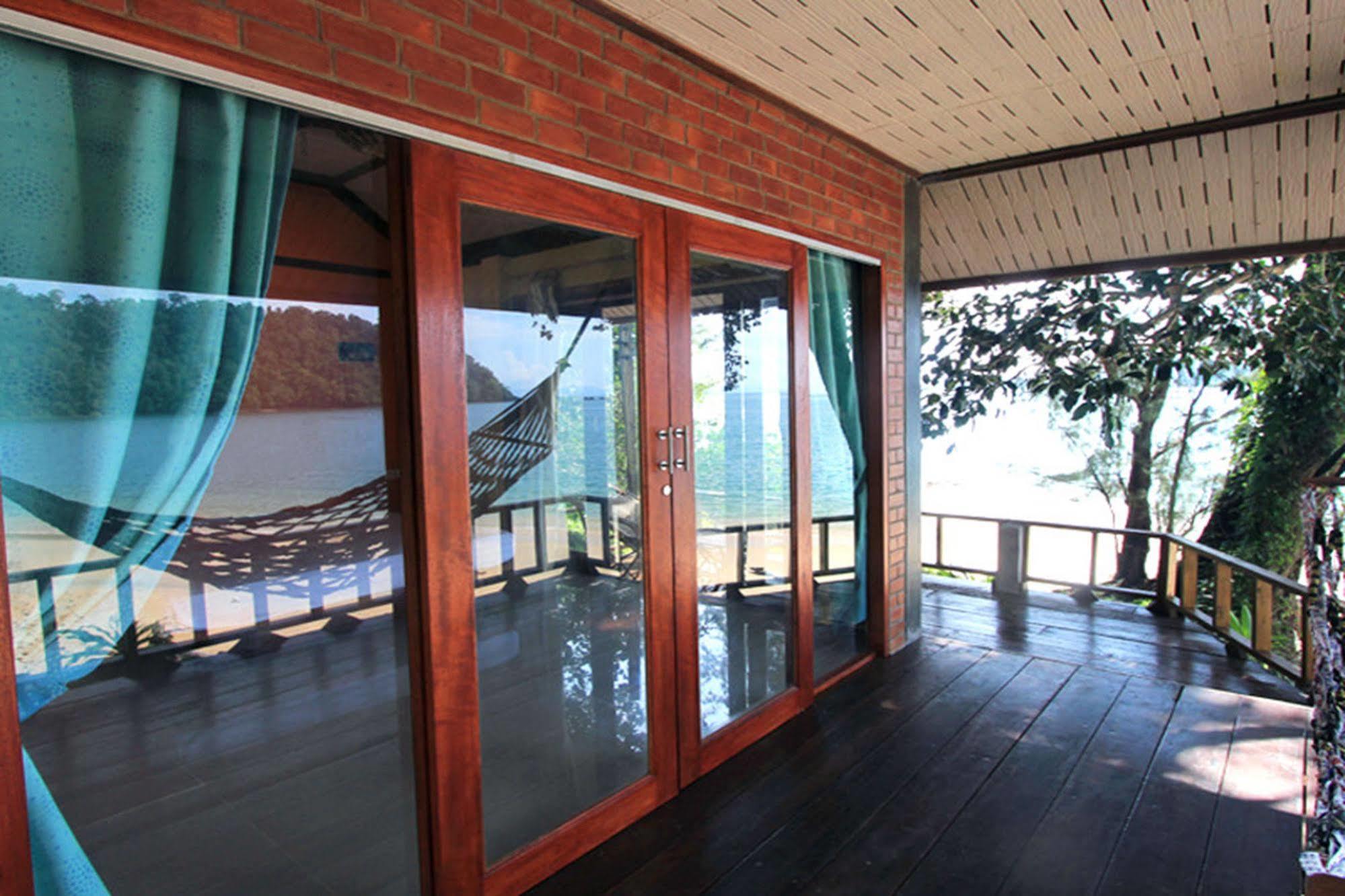 Chomjan Resort Koh Phayam Exterior photo