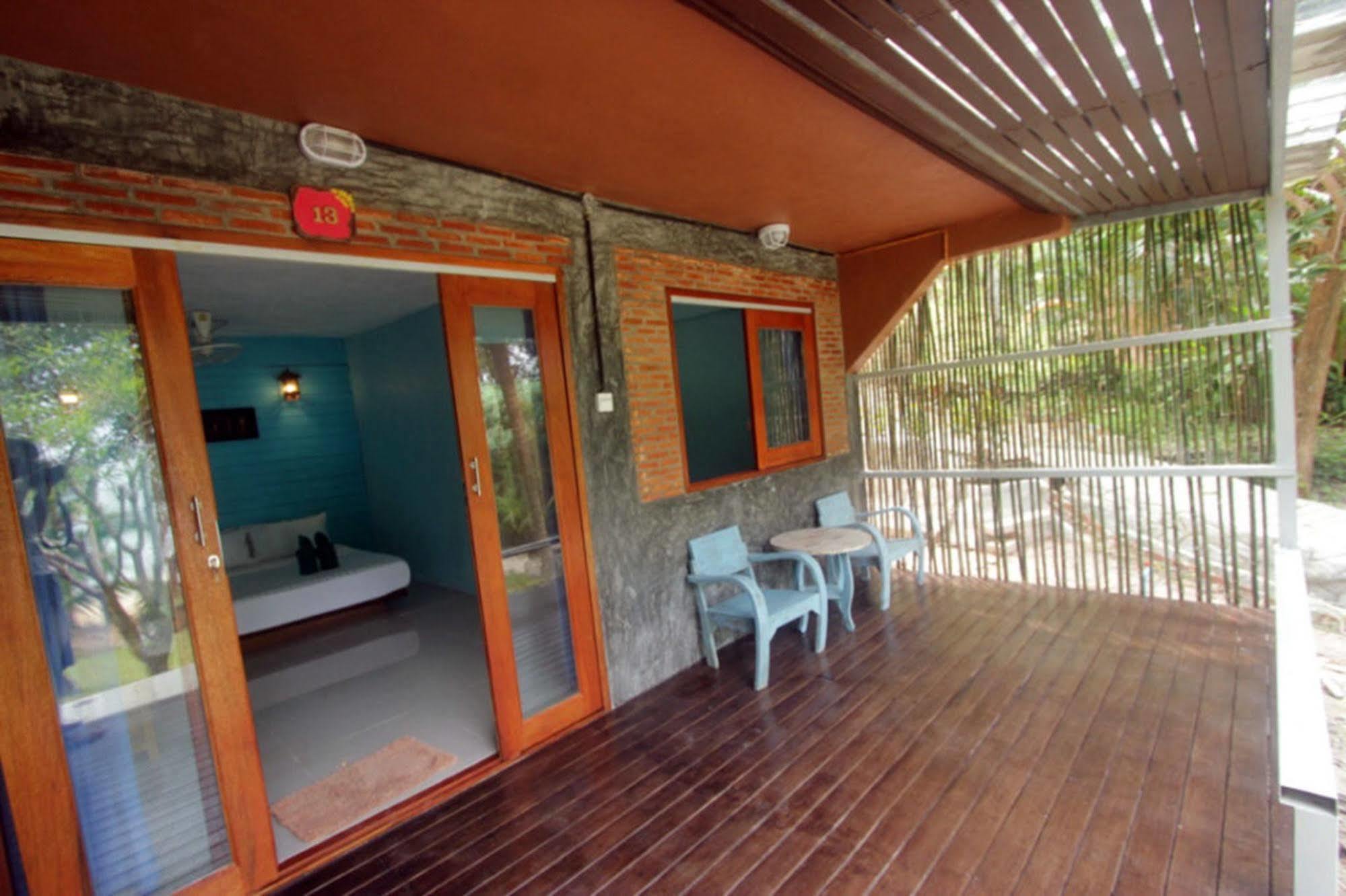 Chomjan Resort Koh Phayam Exterior photo