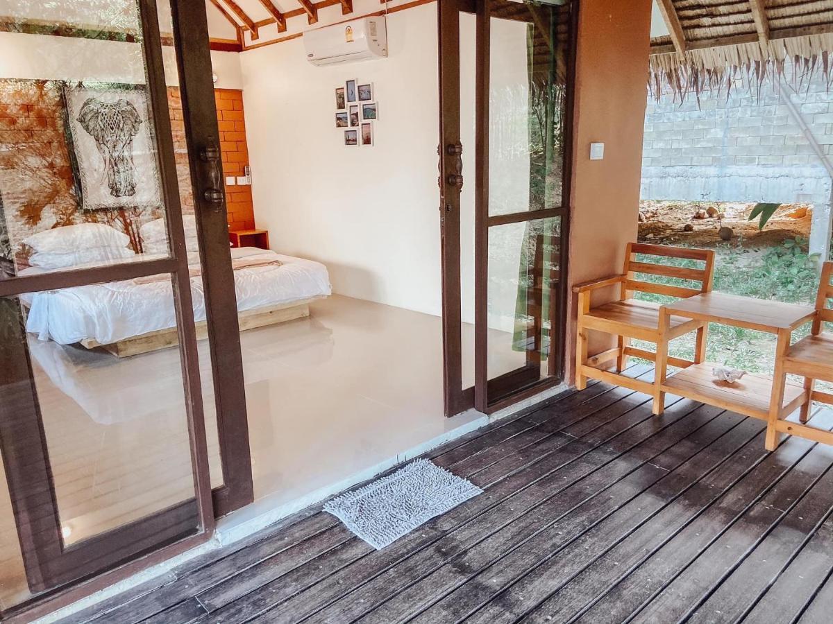 Chomjan Resort Koh Phayam Exterior photo